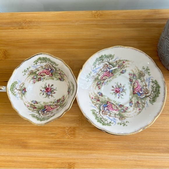 Paragon Tea Cup and Saucer, GAINSBOROUGH Antique Series  Quatrefoil - Picture 9 of 10